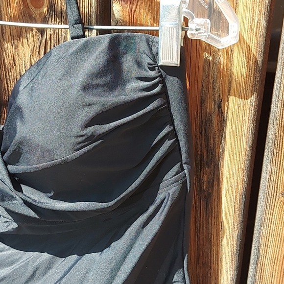 Black Tanktop/swim top - Picture 2 of 11